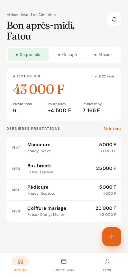 Application mobile Salonify : revenus du jour et dernières prestations.